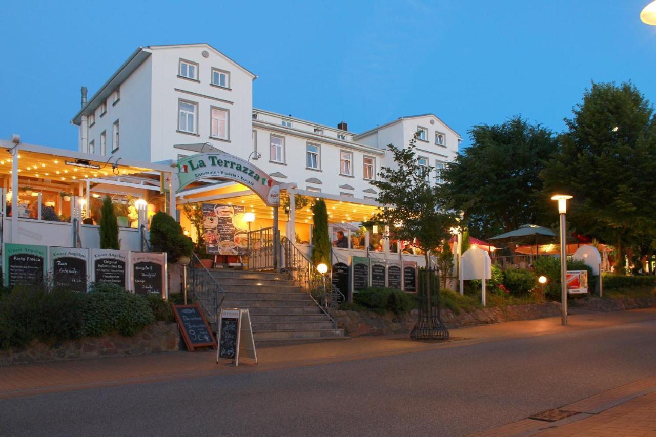Meeresblick Fewo: Seafront Balcony with Ahoi Spa Access Goehren  Exterior photo