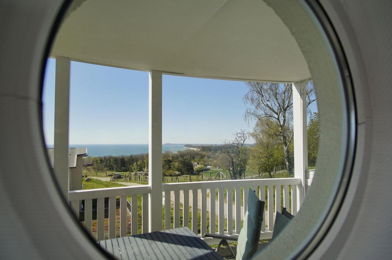 Meeresblick Fewo: Seafront Balcony with Ahoi Spa Access Goehren  Exterior photo